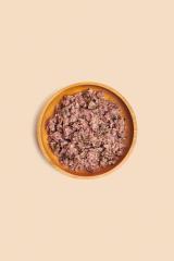 Cibo per cani in scatola con carne di tacchino